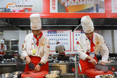 �W(xu��)�N�����Ƶ��߀�ǵ��W(xu��)У�ã�