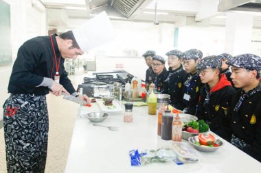 Ů���xУ�܌Wʲô���g(sh��)