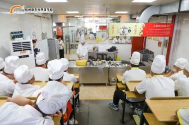 ��P��ʳ�Ļ�����N���MУ�@��һ����L�L������ζ����