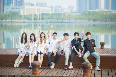 �и߿����و�������ǰ��У����(y��u)��������