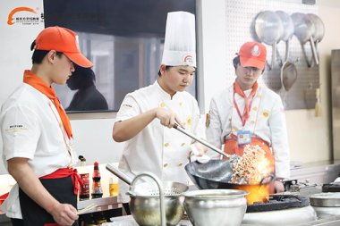 У�����������Ӣ��ح��ʮ����I(y��)���v���ߌW(xu��)����Մ���A�M���