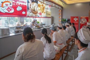 ��У(li��n)�ϡ������¶��������z��ˇ���M(j��n)�����|����W(xu��)У