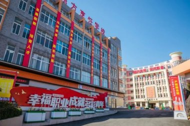 �����|����W(xu��)У���o�ഺһ��(g��)�еך��δ��