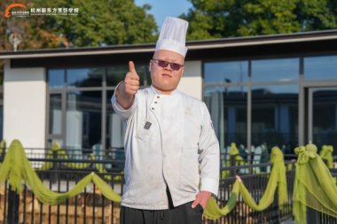 �ں����|�������W(xu��)���Ĳ��H����ˇ�����Ǵ��_(k��i)�Լ�����