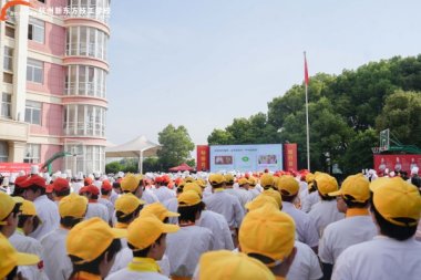 �����|�������W(xu��)У�_չ�؟����}���������ν���У�@����